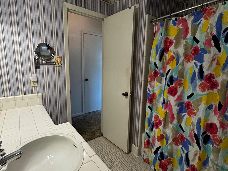809 Atlow Dr — Photo 13