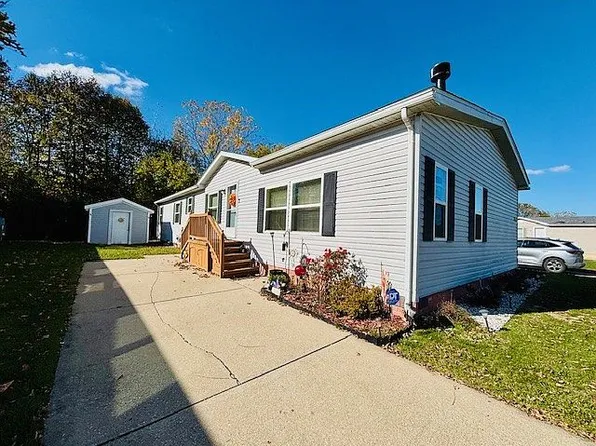 8196 N Brookston Dr, Willis, MI 48191