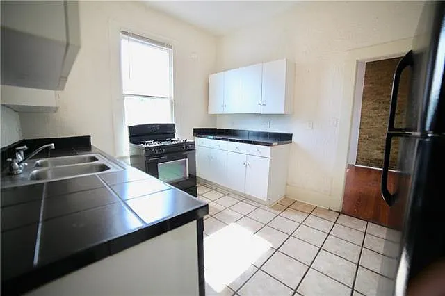 3935 Coliseum St — Photo 14