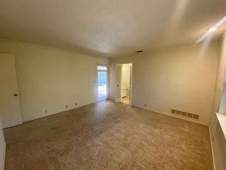 3616 Stagecoach Trl — Photo 16
