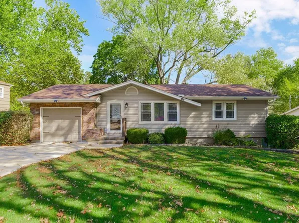 415 Monterey Ave, Liberty, MO 64068