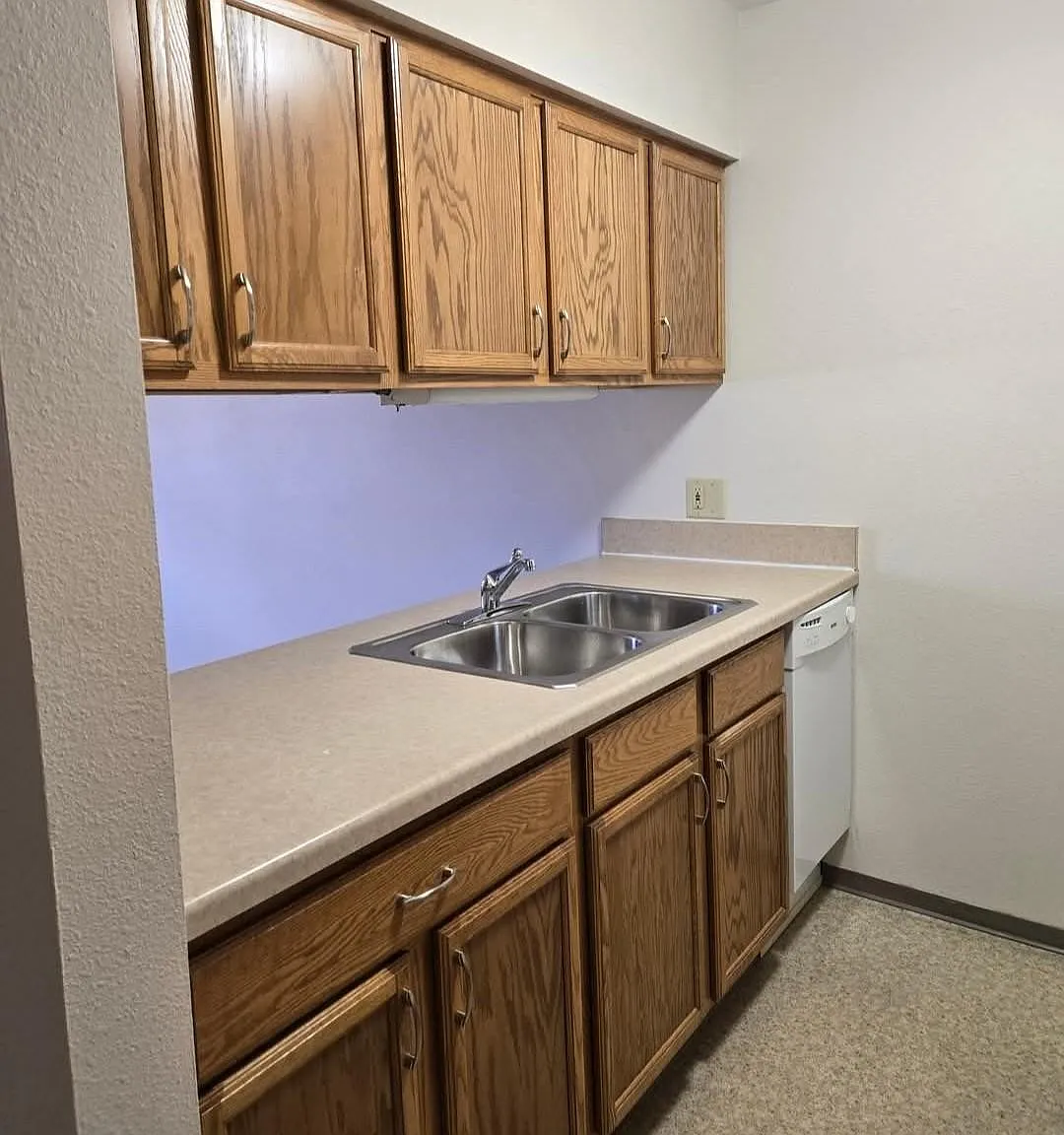 1 bed, $898 — Photo 2