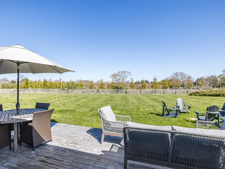 31 Wainscott Main St — Photo 15