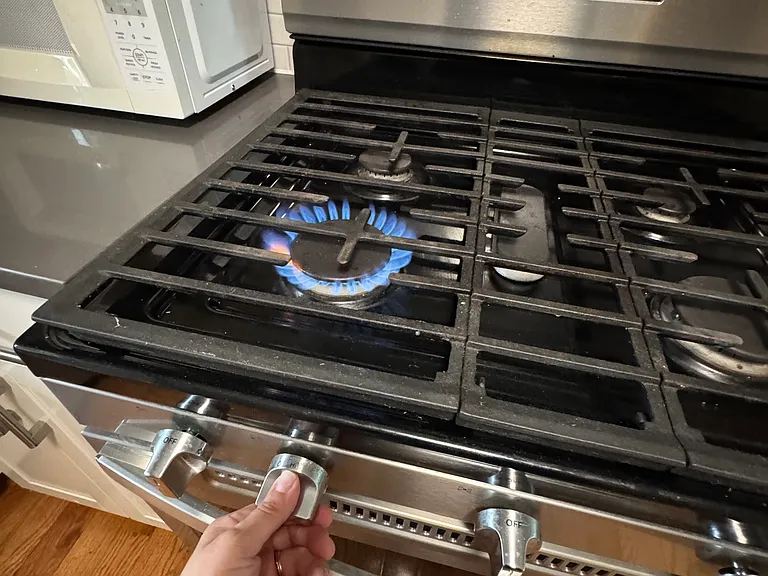Gas stove.