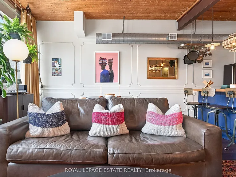 365 Dundas St E #216 — Photo 9