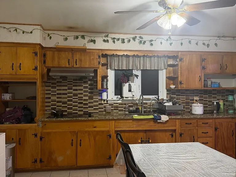 5917 Roosevelt Ave — Photo 5