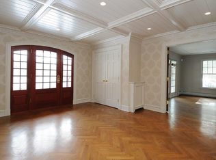 538 Lost District Dr, New Canaan, CT 06840