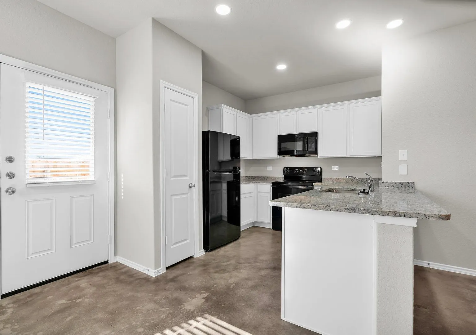 9426 Apple Ridge Bld 2 — Photo 4