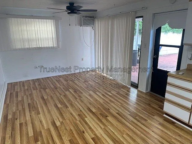 Studio, 1.0 bath, 325 sqft, $1,100 — Photo 2