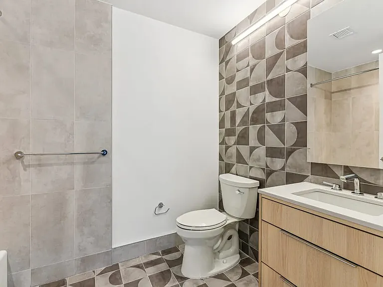 17 Hanover Pl #14D — Photo 6