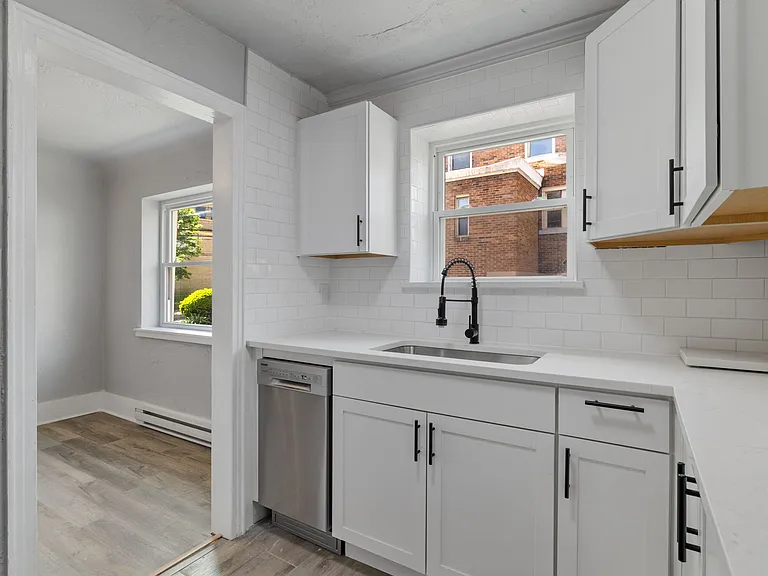 270 Beverly Rd #4 — Photo 13