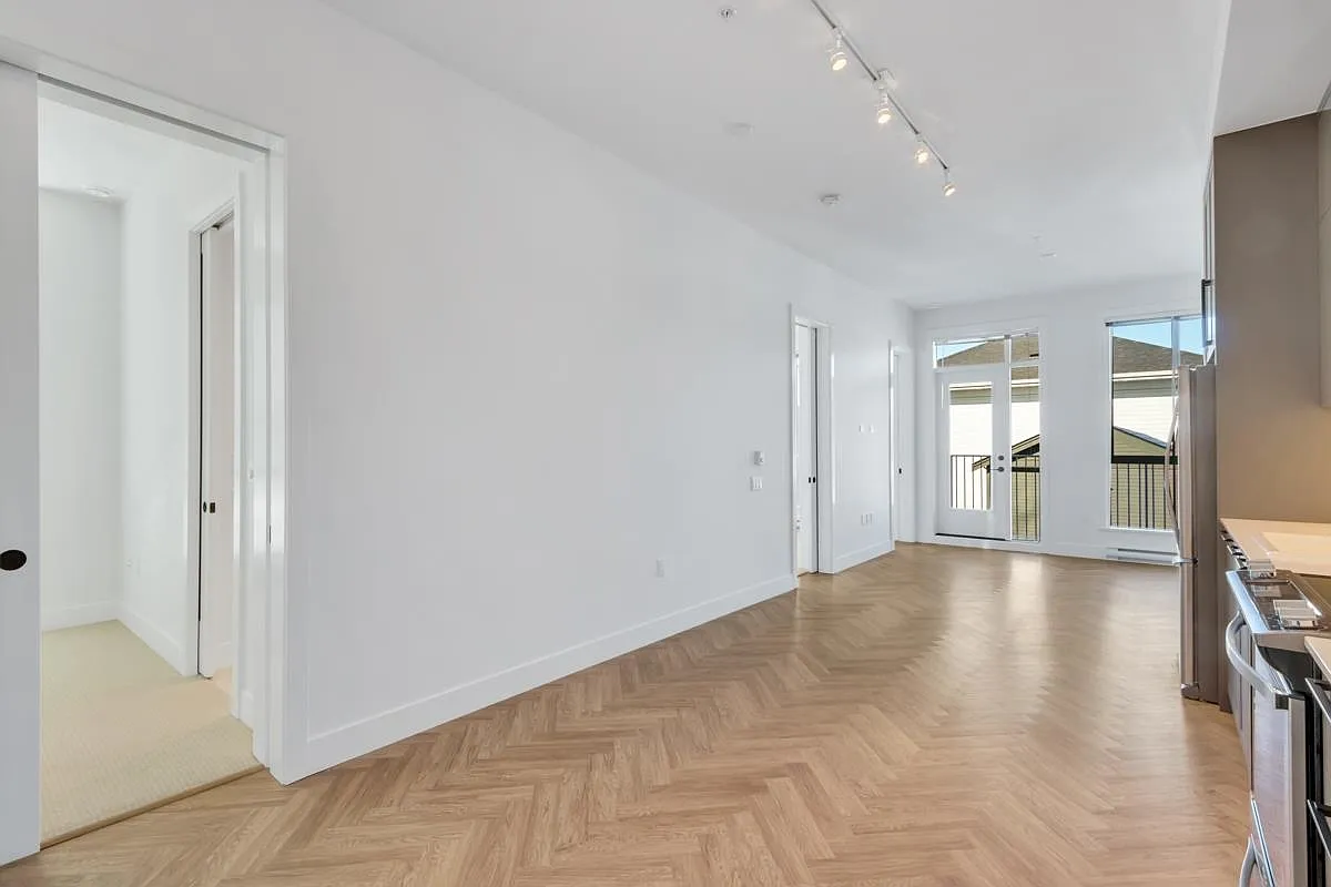2 bed, 830 sqft, $2,400 — Photo 1