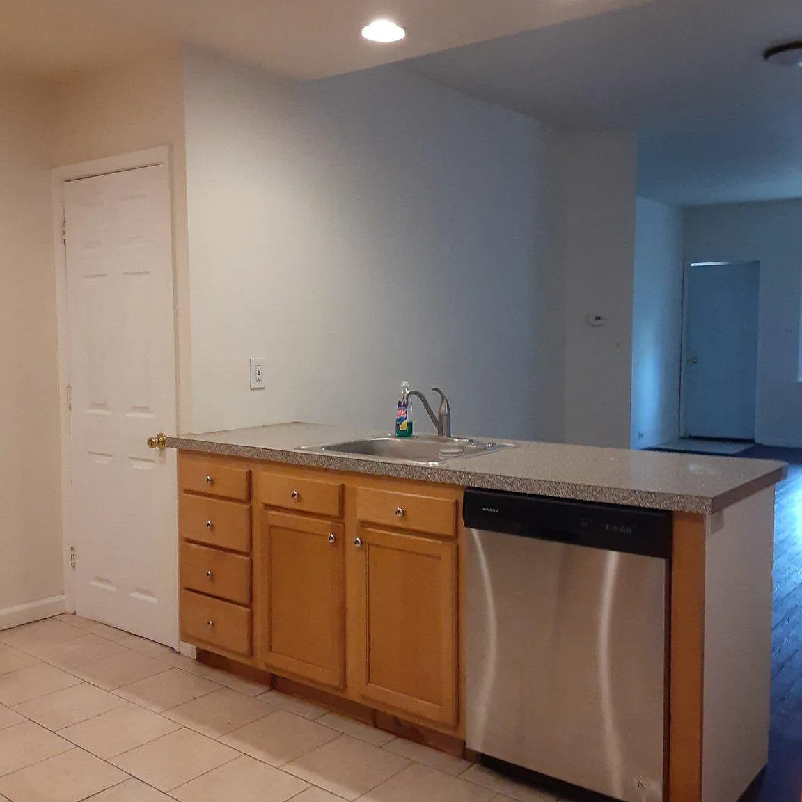 3 bed, 1.0 bath, 1150 sqft, $1,600 — Photo 4