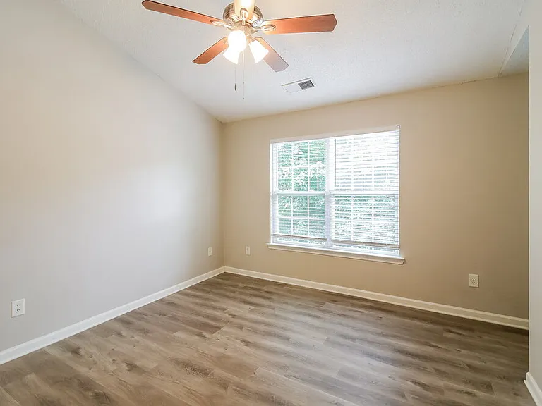 229 Lossie Ln — Photo 10