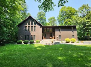 2683 Dunbar Woods Rd, Marcellus, NY 13108