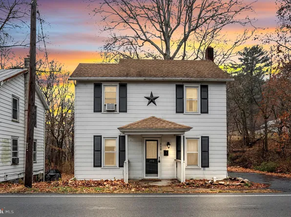 250 S 4th St, Newport, PA 17074