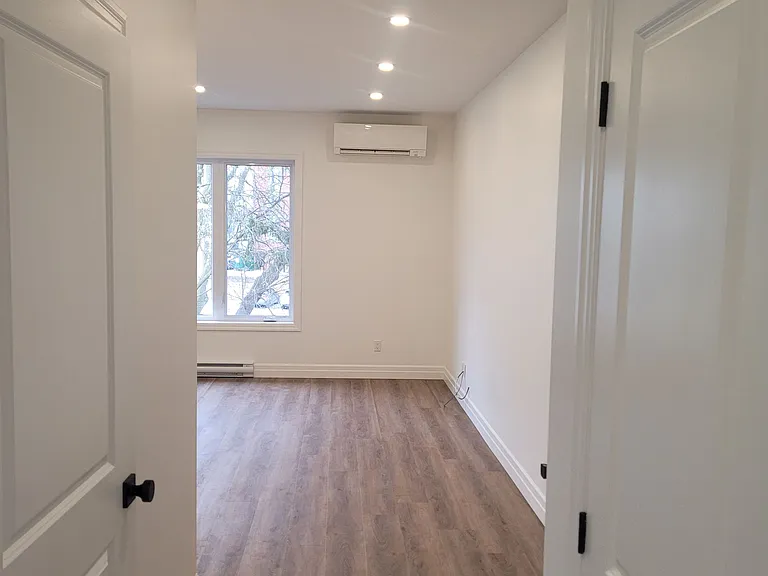 15 Bay St #4 — Photo 11