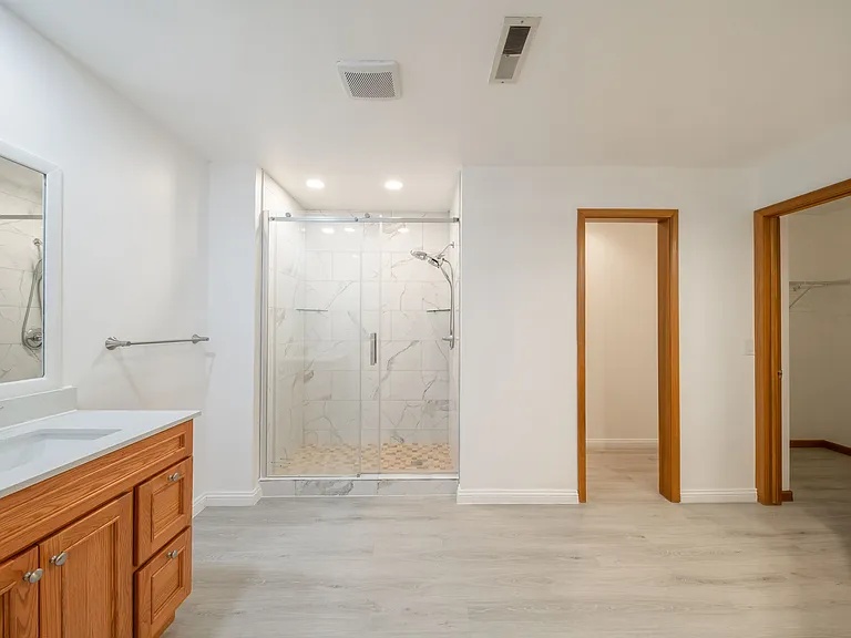 5751 Som Center Rd — Photo 21