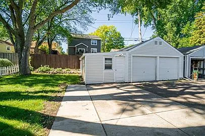 2902 Texas Ave S — Photo 17