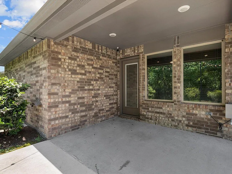 9257 Inland Leather Ln — Photo 32
