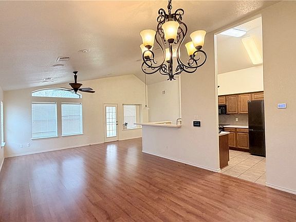 4th image of 7204 Rickey Dr