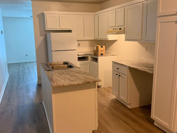 1000 N Red St #9