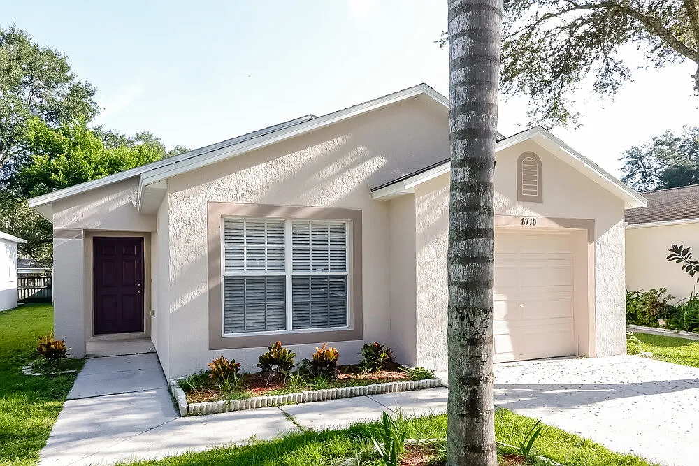 3 bed, 2.0 bath, 1277 sqft, $2,065 — Photo 2