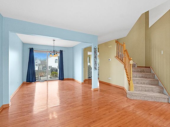 4th image of 908 Greenleaf Dr