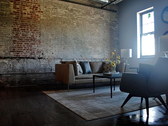 5th image of 141 Elm St