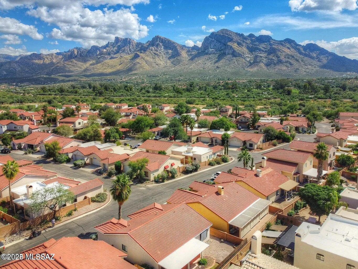 2 bed, 2.0 bath, 1129 sqft, $2,700 — Photo 4