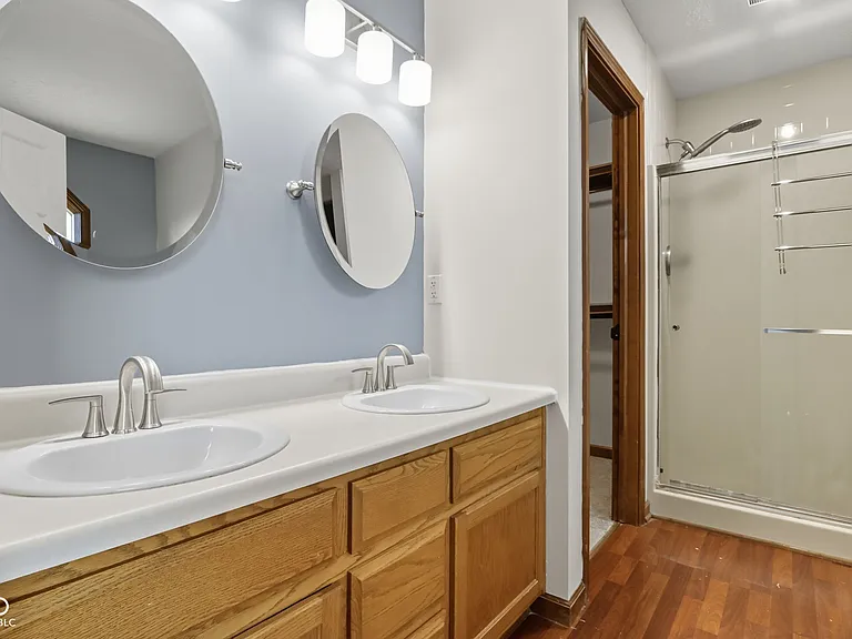 7975 Meadow Bend Cir — Photo 57