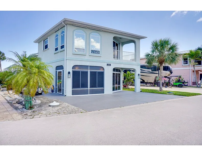 Building Photo - 1205 Nettles Blvd #1205