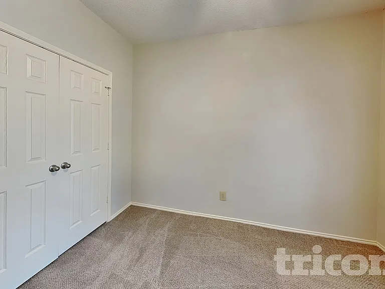 2851 Linden Ln — Photo 15