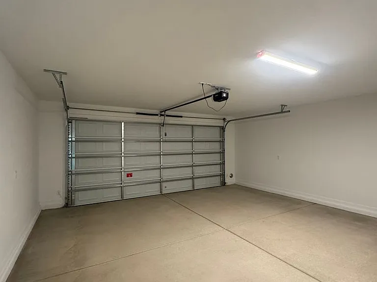 2442 W Maximo Way — Photo 10