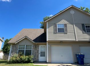 1105 Dean Dr, Grain Valley, MO 64029