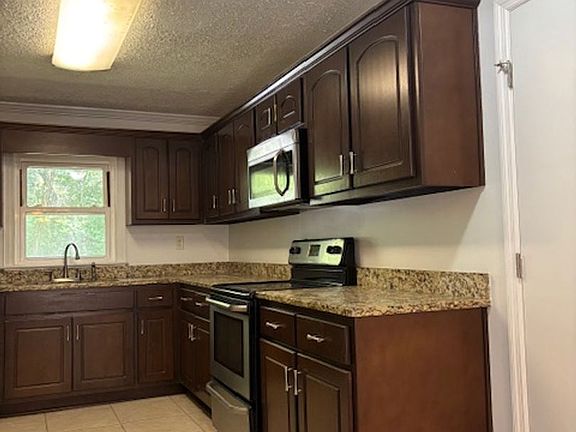 4th image of 2022 Alta Vista Dr