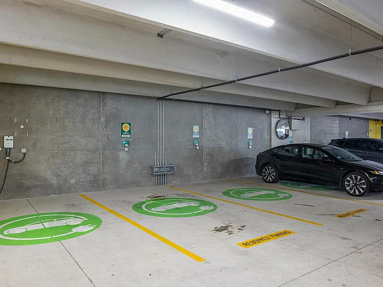 northpark_amenity_evstation_140
