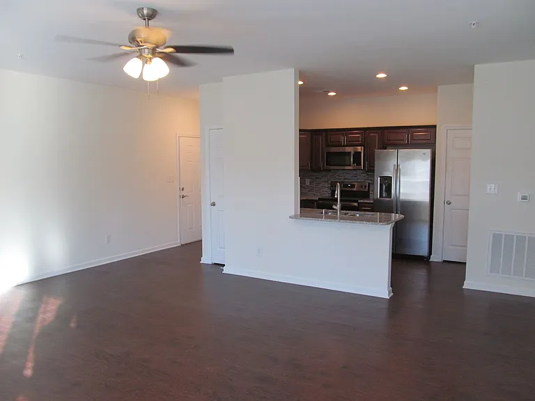 2606 Pennoak Way #D — Photo 2