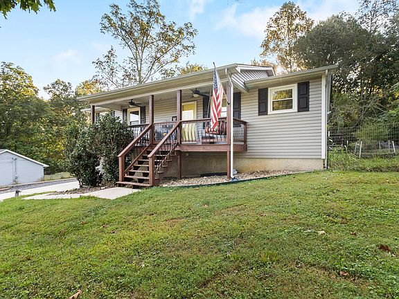 2nd image of 3361 Somerset Dr SE