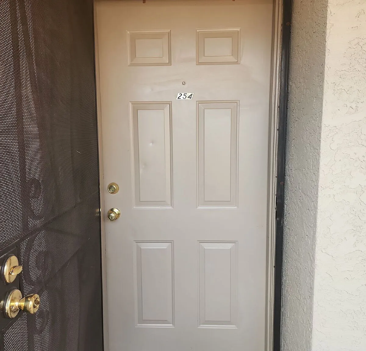 2 bed, 1.0 bath, 704 sqft, $1,425 — Photo 3