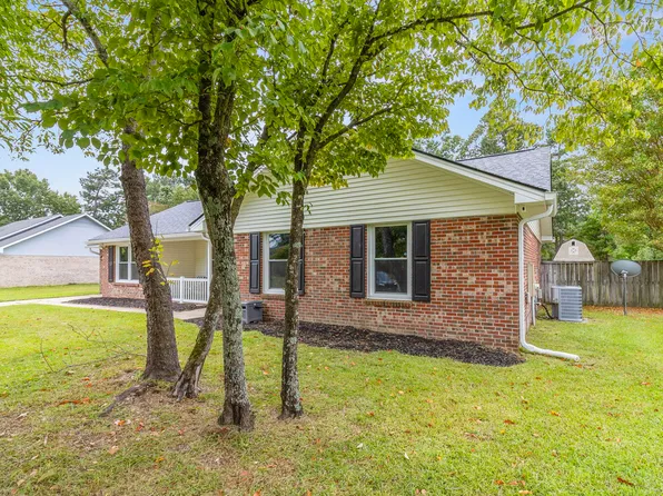 501 Woodberry Cir, Raeford, NC 28376