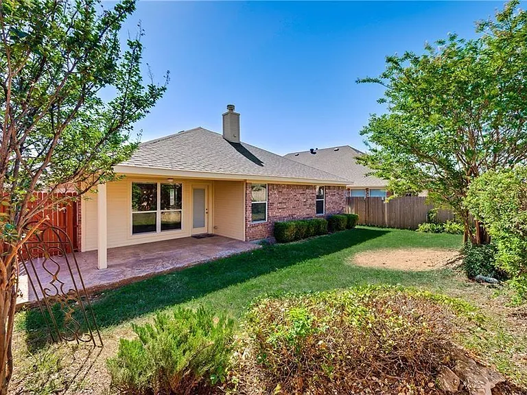 8633 Corral Cir — Photo 26