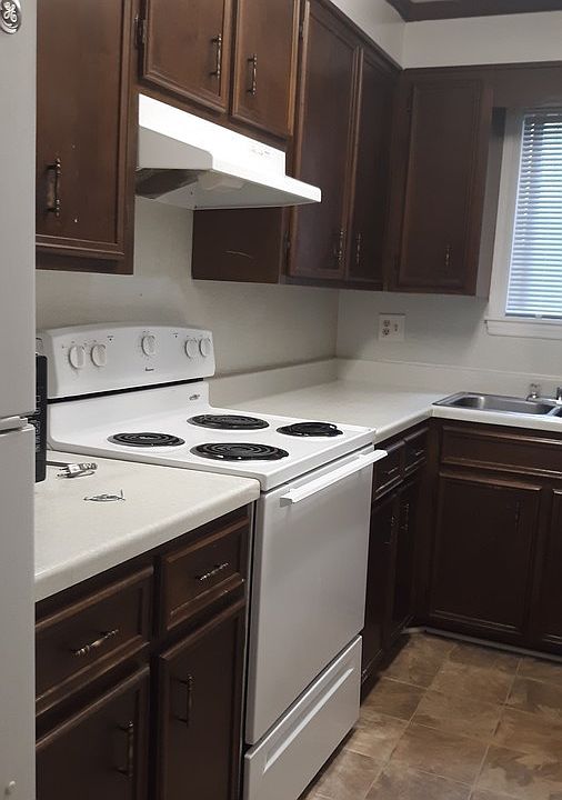 2nd image of 1820 Grandin Rd SW APT A1
