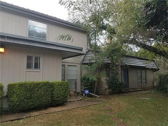 702-C Castle Ridge Rd in EANES ISD