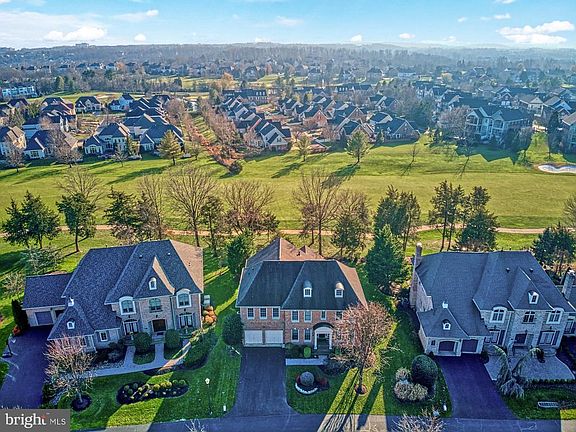 Enjoy the Beauty of the River Creek Community