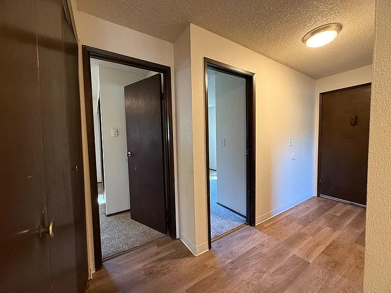 3021 S Orchard St W — Photo 4