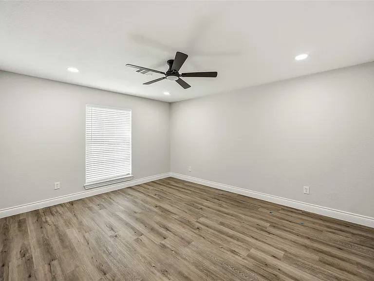 5702 Old Lodge Dr — Photo 13