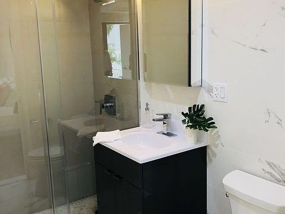 4th image of 2705 41st Ave APT 3D