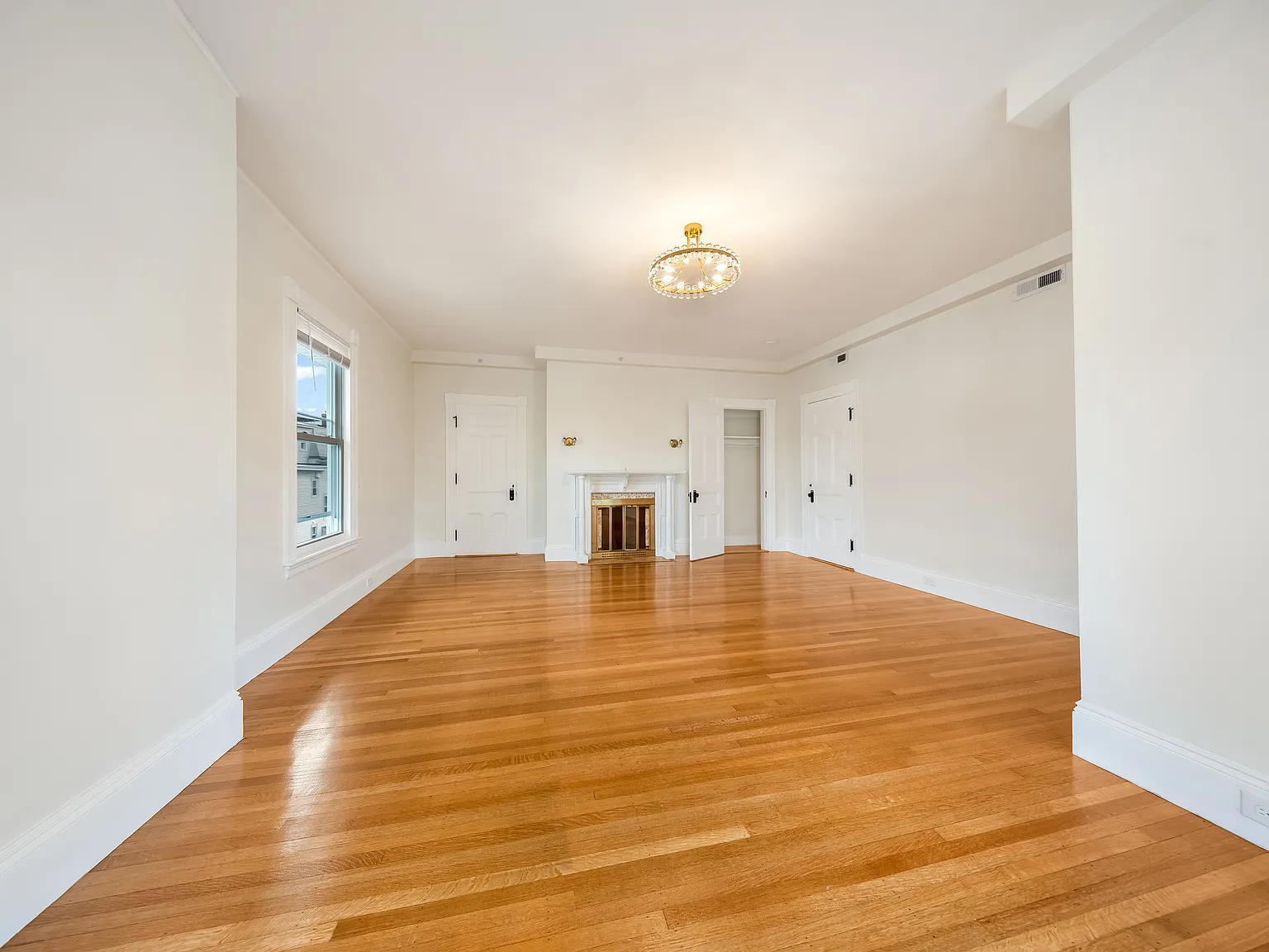 2 bed, 1400 sqft, $2,700 — Photo 3