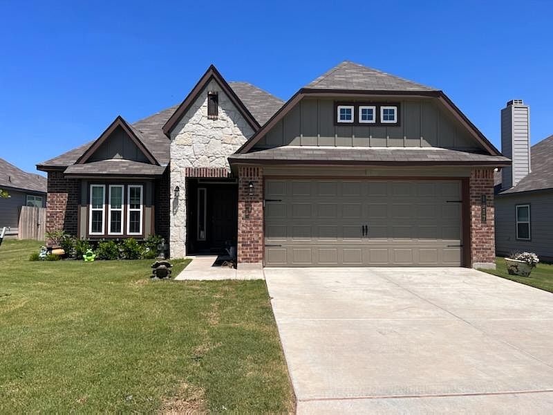 1st image of 1917 Bayou Wood Ln